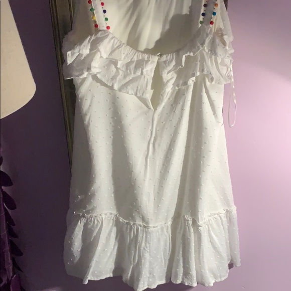super cute pompom ruffle white dress - Picture 2 of 2
